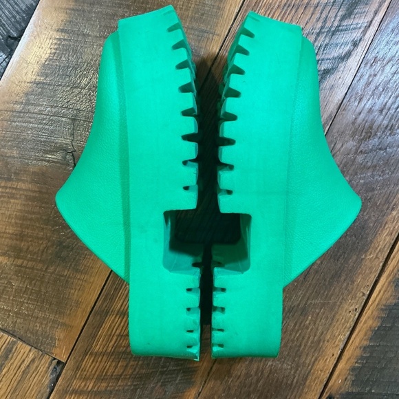 Jeffrey Campbell Clogge Green Platform Clogs Women’s Size 10 | Sold Out Online - Picture 9 of 12